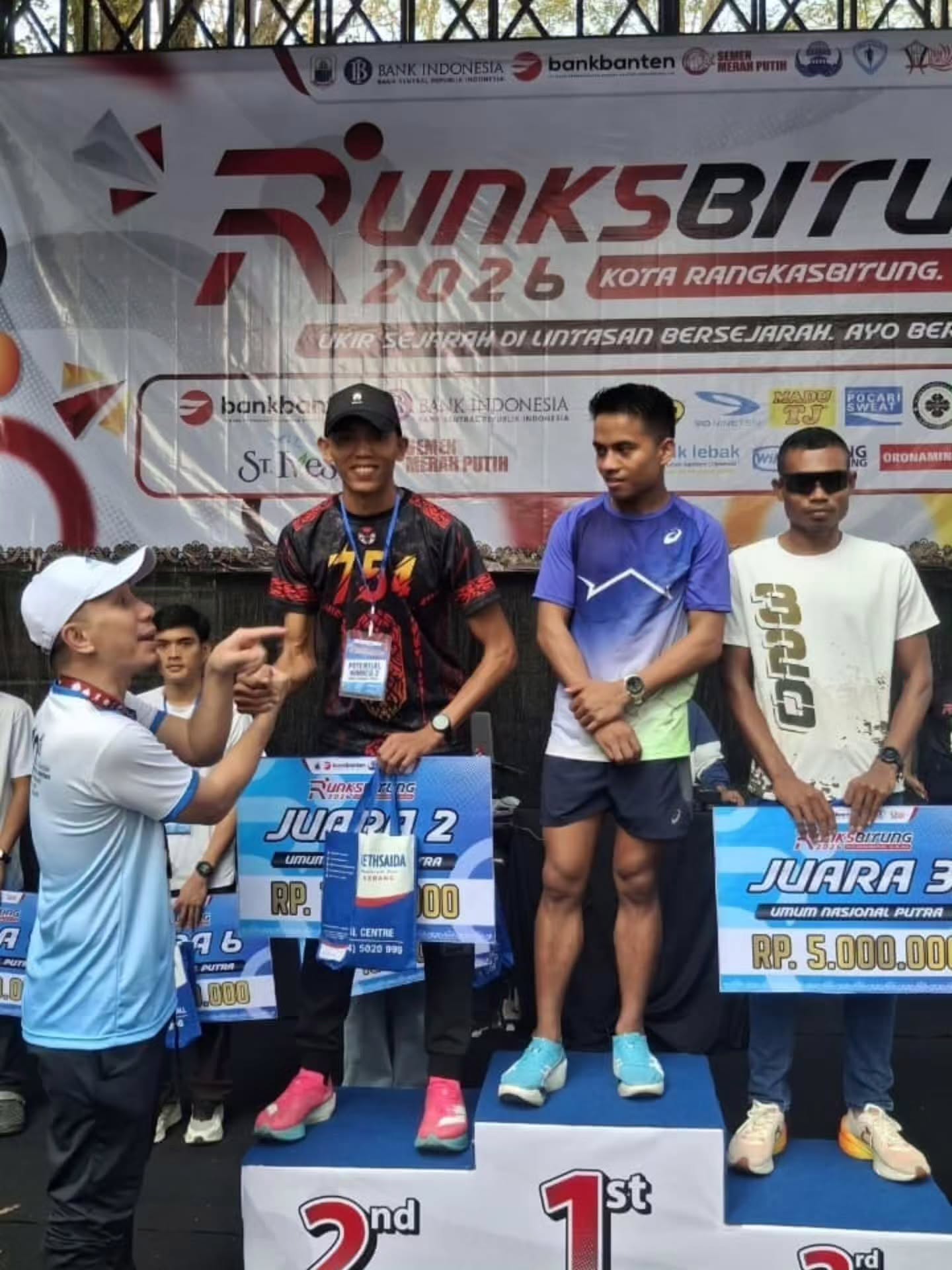 Pratu Irsan Raih Juara 2 Rangkasbitung Run 5K 2026, Harumkan Nama Yonif 754 Kostrad
