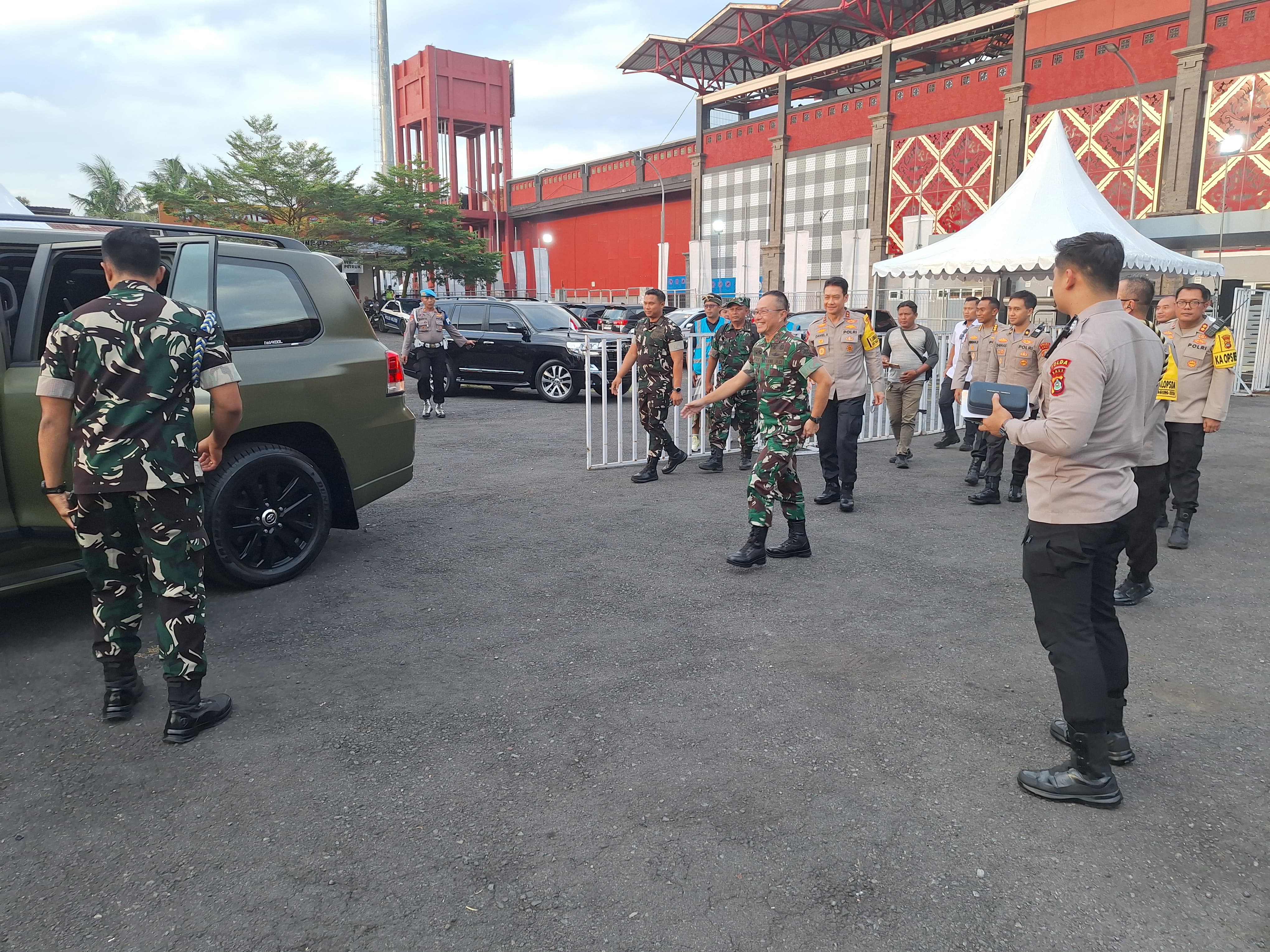 Pangdam IX/Udayana Hadiri Semifinal Piala Presiden 2026, Sinergi TNI Jaga Kelancaran Pertandingan