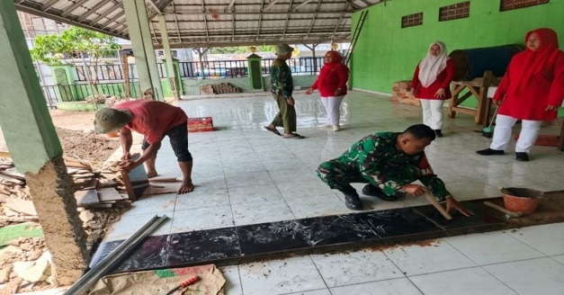 Gotong Royong Semarak Sambut HUT RI ke-81 di Sukabumi