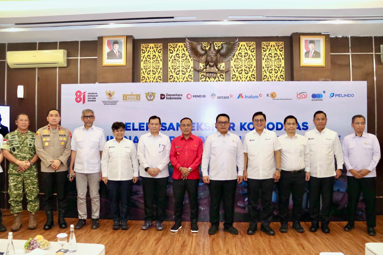 Kasdam XII/Tpr Hadiri Pelepasan Ekspor Alumina PT. ICA di Pelabuhan Dwikora