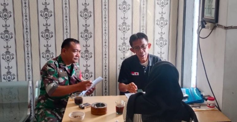 Babinsa Desa Cipinang Data Warga Kurang Mampu Untuk Di Usulkan Menerima Bantuan Pemerintah