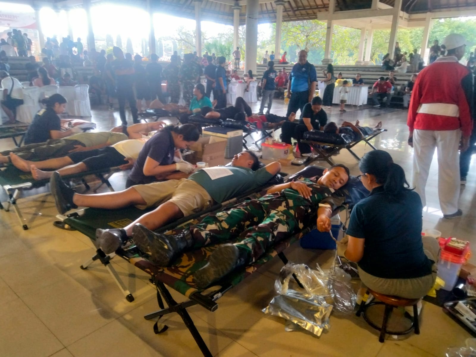 Prajurit Kodim Klungkung Donorkan Darah, Tegaskan Komitmen TNI Peduli Kemanusiaan