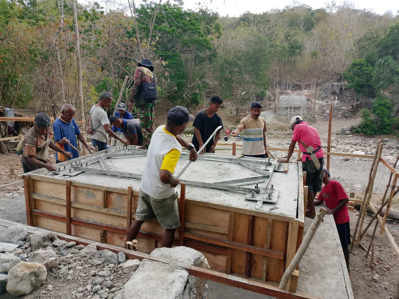 Jembatan Gantung Oemasi Jadi Harapan Akses Warga Tanini