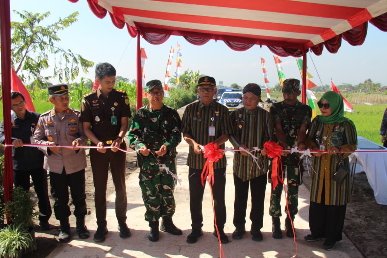 Sinergi TNI-Pemda Percepat Pembangunan Desa, KBMKB Ke-35 Somokaton Resmi Ditutup