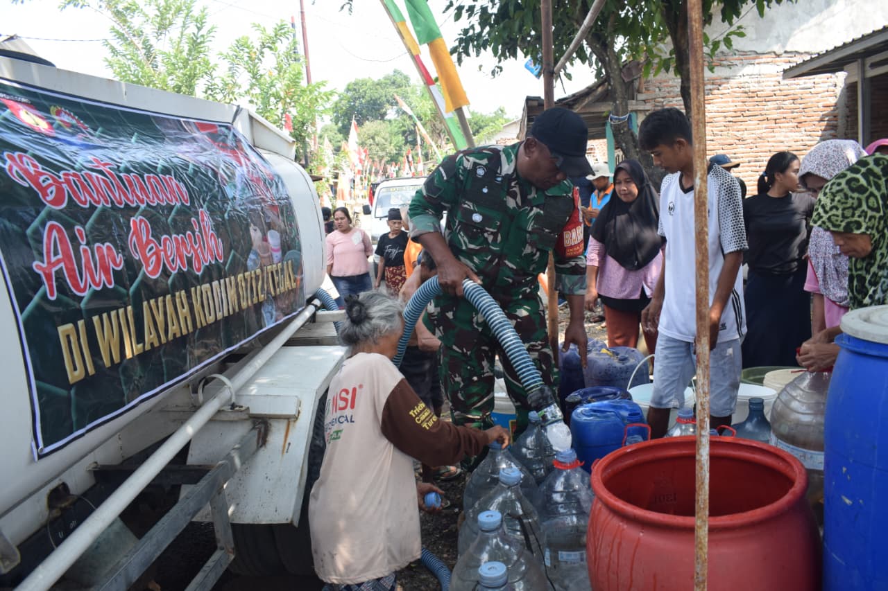 Kodim 0712/Tegal Salurkan Air Bersih untuk Warga Dukuhbangsa, Wujud Nyata Kepedulian TNI di Tengah Musim Kemarau