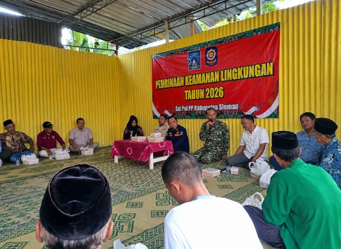 Kasdim Sleman Nara Sumber Pembinaan Kelompok Keamanan Lingkungan