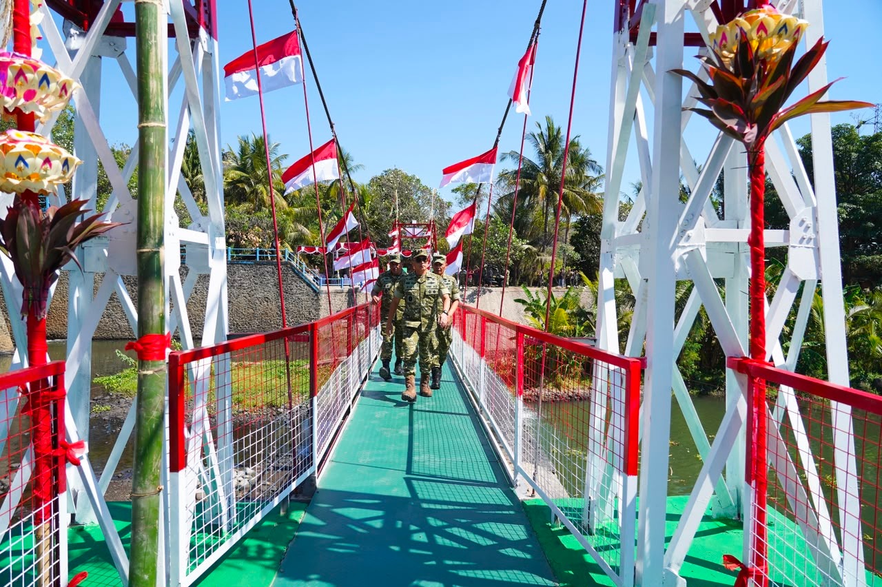 Wujud Nyata Pengabdian TNI AD untuk Masyarakat Buleleng, Pangdam IX/Udayana Resmikan Jembatan Garuda