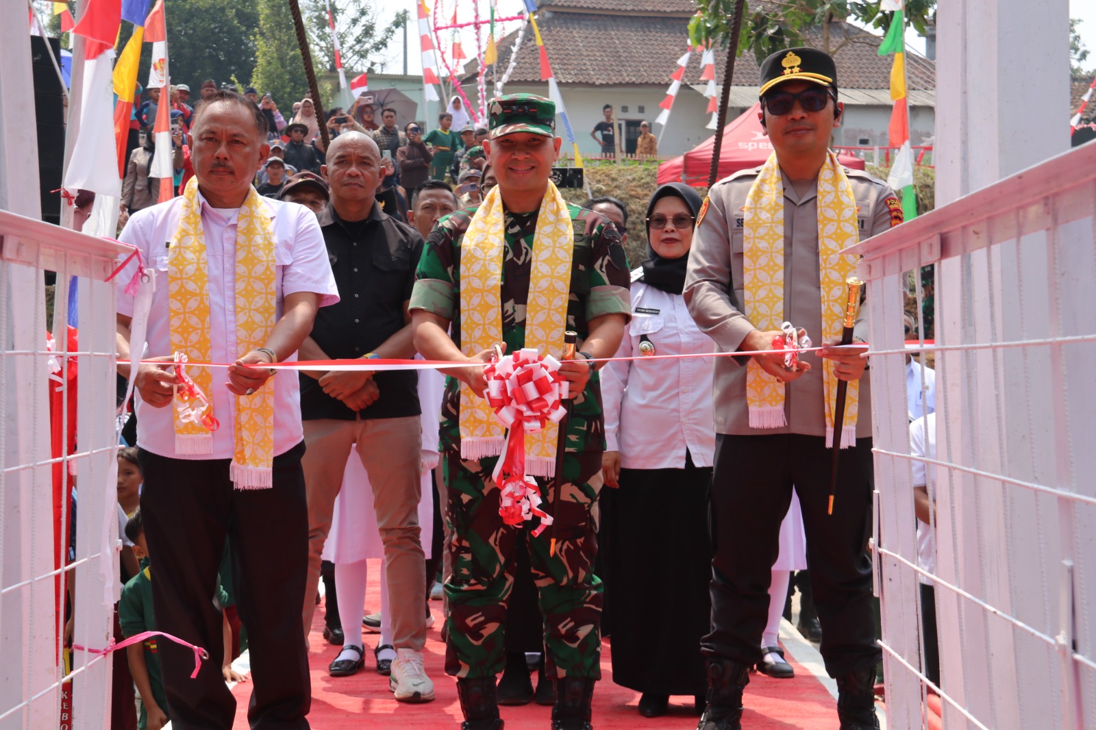 Bukti Nyata Gotong Royong Warga Sukabumi, Dandim 0607/KS Resmikan Jembatan Garuda Ariadipa