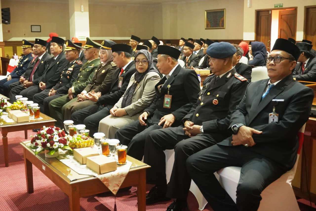 Kasdim Kulon Progo Hadiri Rapat Paripurna DPRD  Mendengarkan Pidato Kenegaraan Presiden RI
