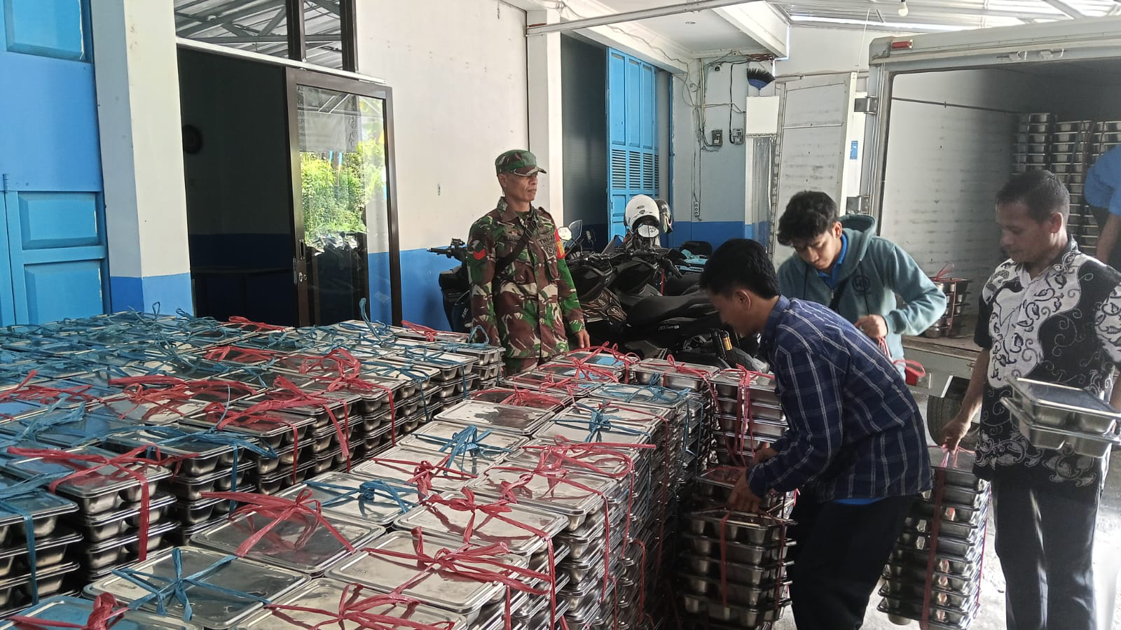 Babinsa Sukamanah Laksanakan Pengecekan SPPG Yayasan Alfatonah