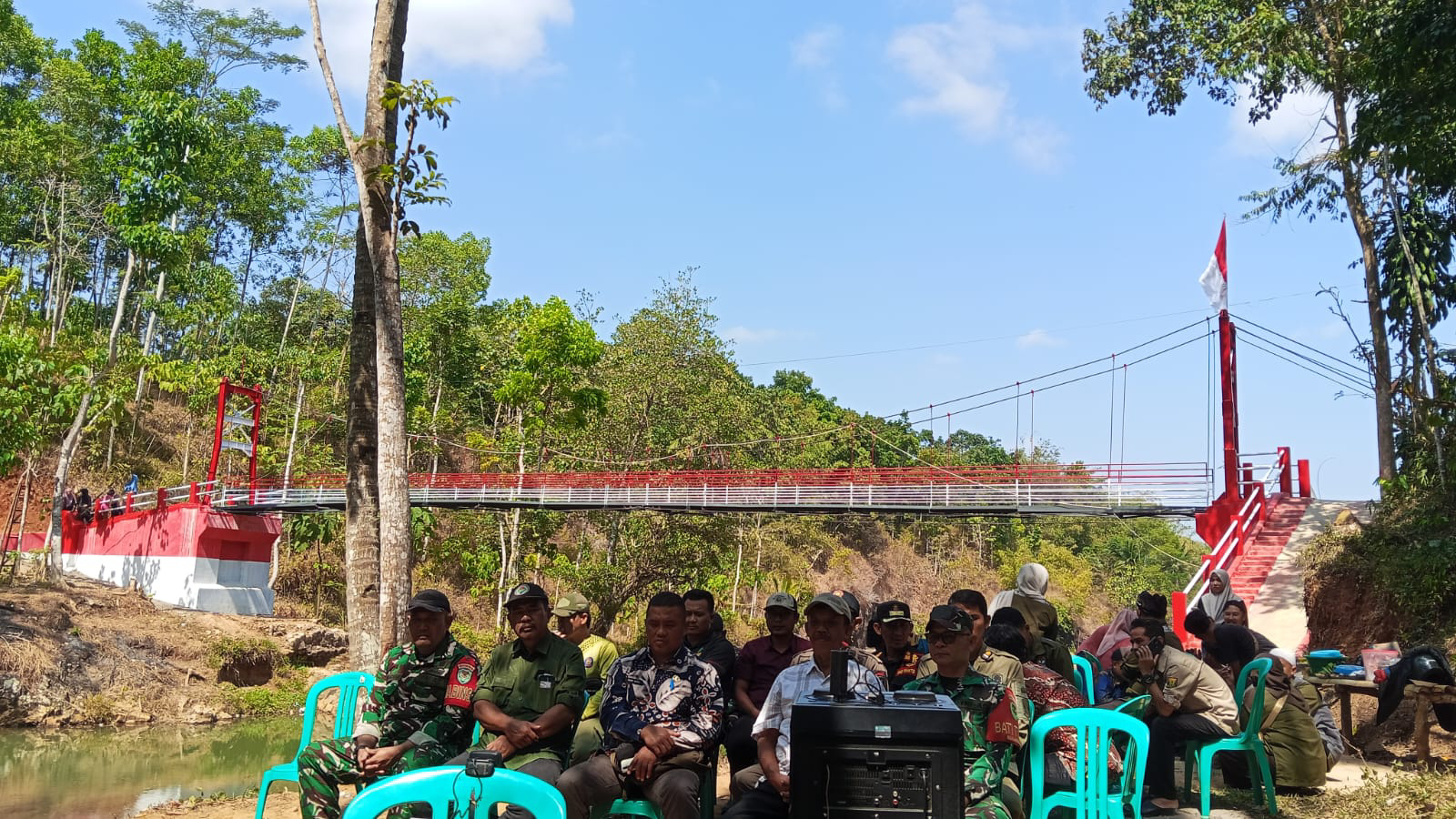 Peresmian Jembatan Garuda, Babinsa Bersama Forkopincam Ikuti Zoom