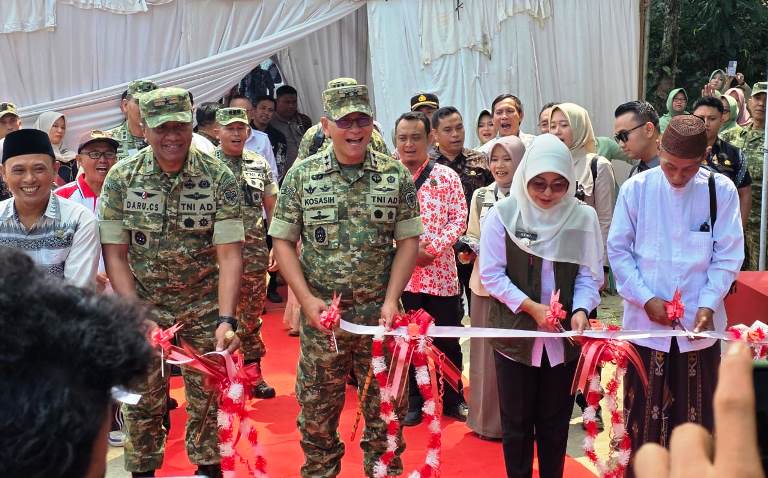 Bacakan Amanat Kasad, Pangdam III/Siliwangi Tutup TMMD Ke-129 di Pandeglang