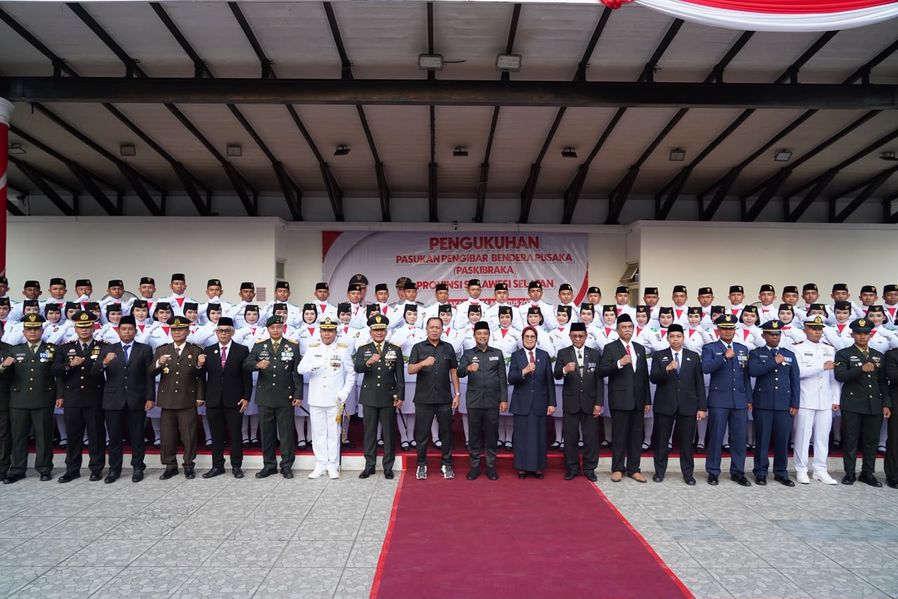 Pangdam XIV/Hasanuddin Hadiri Pengukuhan Paskibraka Provinsi Sulsel, Tekankan Disiplin dan Tanggung Jawab