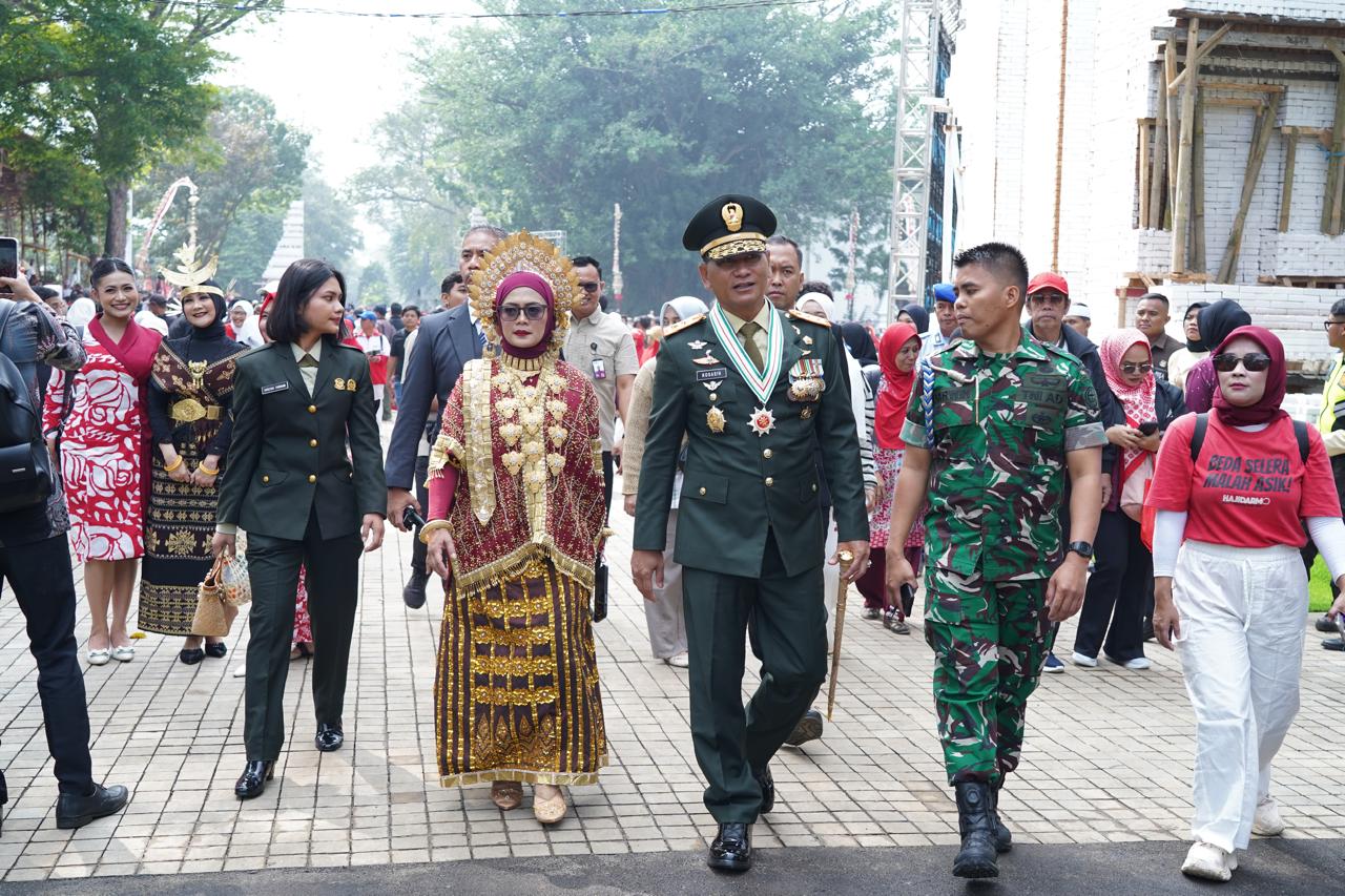 Upacara HUT ke-81 Kemerdekaan RI Tingkat Provinsi Jawa Barat, Pangdam III/Siliwangi Hadiri Upacara di Gedung Sate