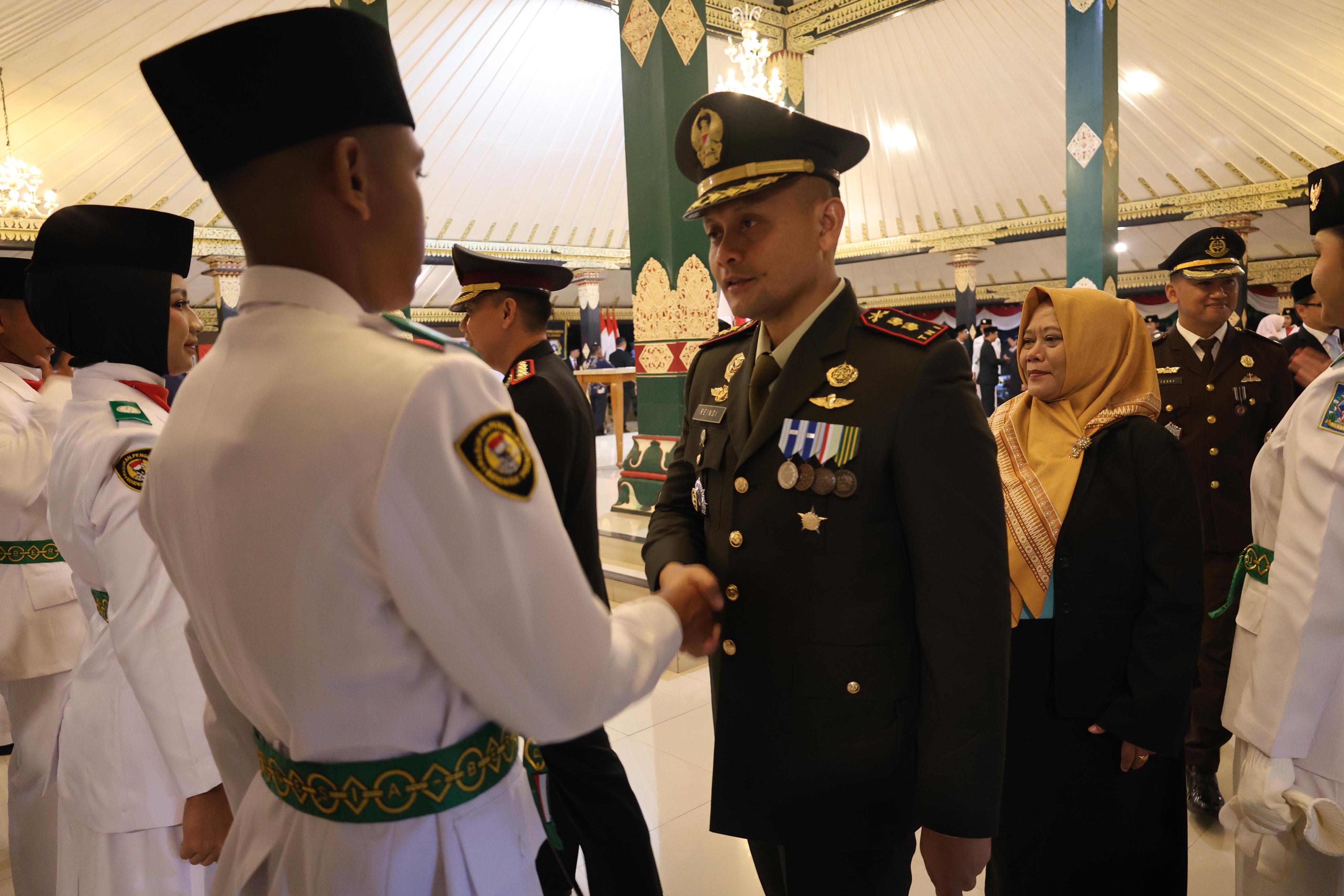 Dandim Sleman Bersama Forkopimda Kukuhkan Paskibraka