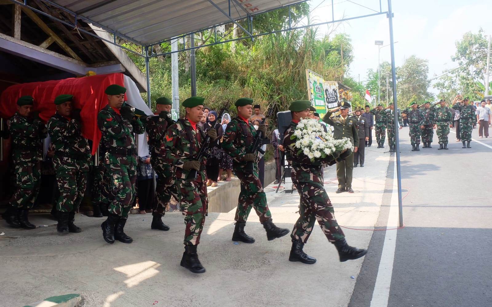 Kodim 0731/Kulon Progo Pemakaman Secara Militer Almarhum Peltu Edy Kustanto