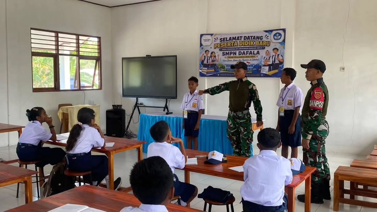 Yonarmed 12 Kostrad Tanamkan Disiplin Sejak Dini melalui Latihan PBB di SMPN Dafala