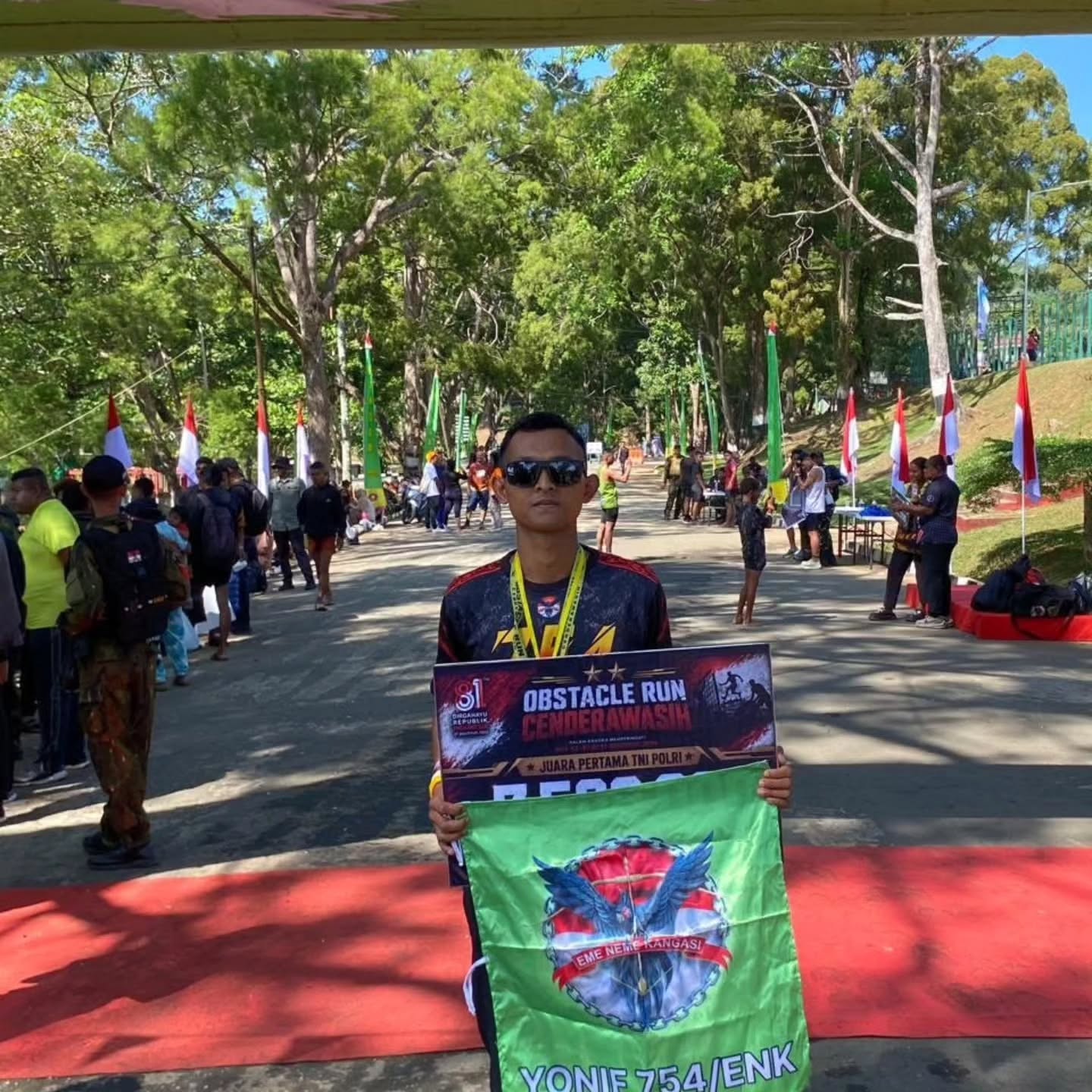 Pratu Supratmma dari Yonif 754 Kostrad Juara 1 Obstacle Run Cenderawasih 8K