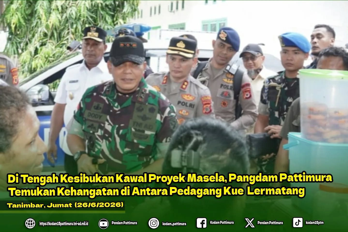 Di Tengah Kesibukan Kawal Proyek Masela, Pangdam Pattimura Temukan Kehangatan di Antara Pedagang Kue Lermatang
