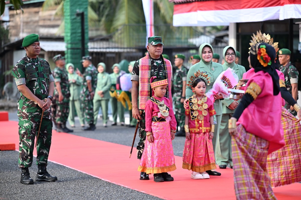 Pangdam XIV/Hsn Bakar Semangat Prajurit Kodim 1406/Wajo: “Latar Belakang Bukan Penghalang untuk Meraih Kesuksesan!”