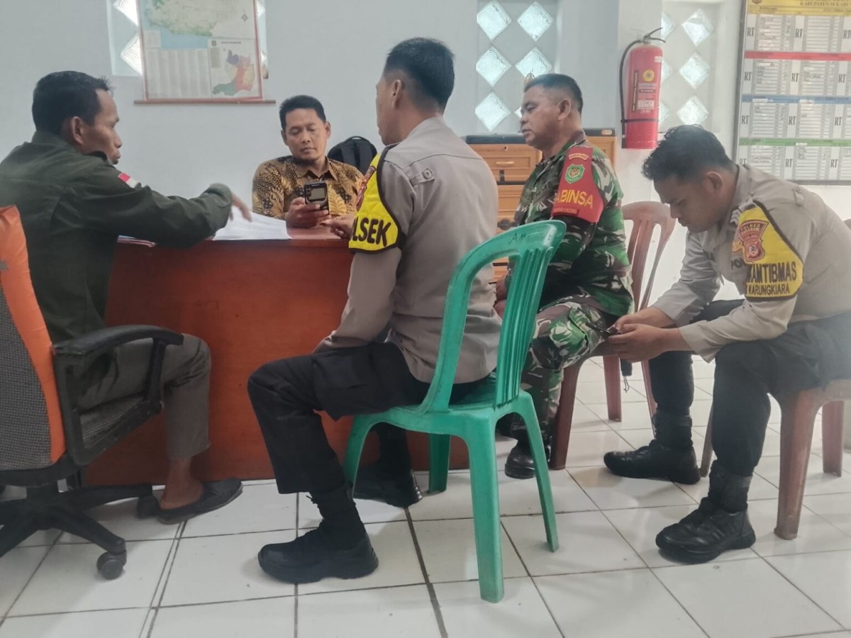 Babinsa Koramil 2203/Warungkiara Bersama Polsek Warungkiara Solid Jaga Kondusivitas Bantarkalong