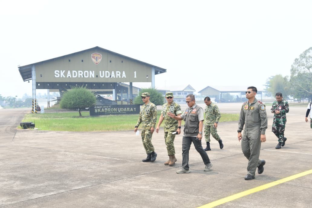 Pangdam XII/Tpr Cek Kesiapan Operasi Modifikasi Cuaca di Lanud Supadio