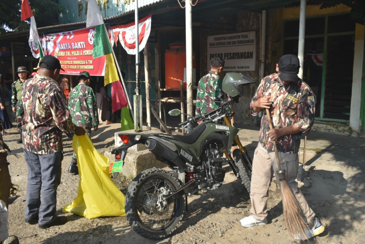 Kodim 0712/Tegal Gelar Karya Bakti Bersama di Pasar Pesayangan