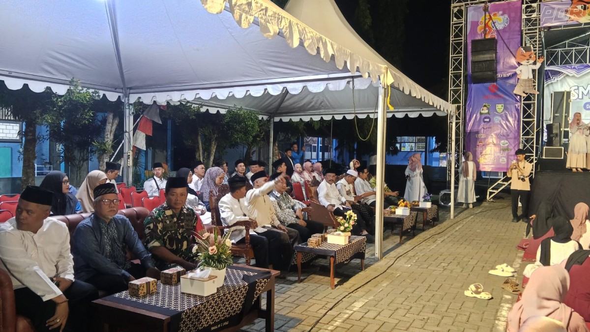 Babinsa Koramil 01/Purbalingga Hadiri Pengajian Dalam Rangka HUT SMAN 2 Purbalingga dan Maulid Nabi Muhammad SAW 1448 H