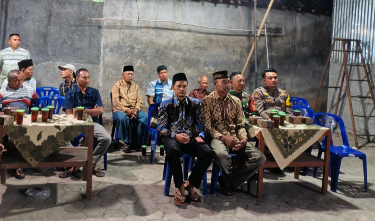Babinsa Dan Bhabinkamtibmas Patroli Wilayah Amankan Tasyakuran HUT Ke-81 Kemerdekaan RI Di Troso Klaten