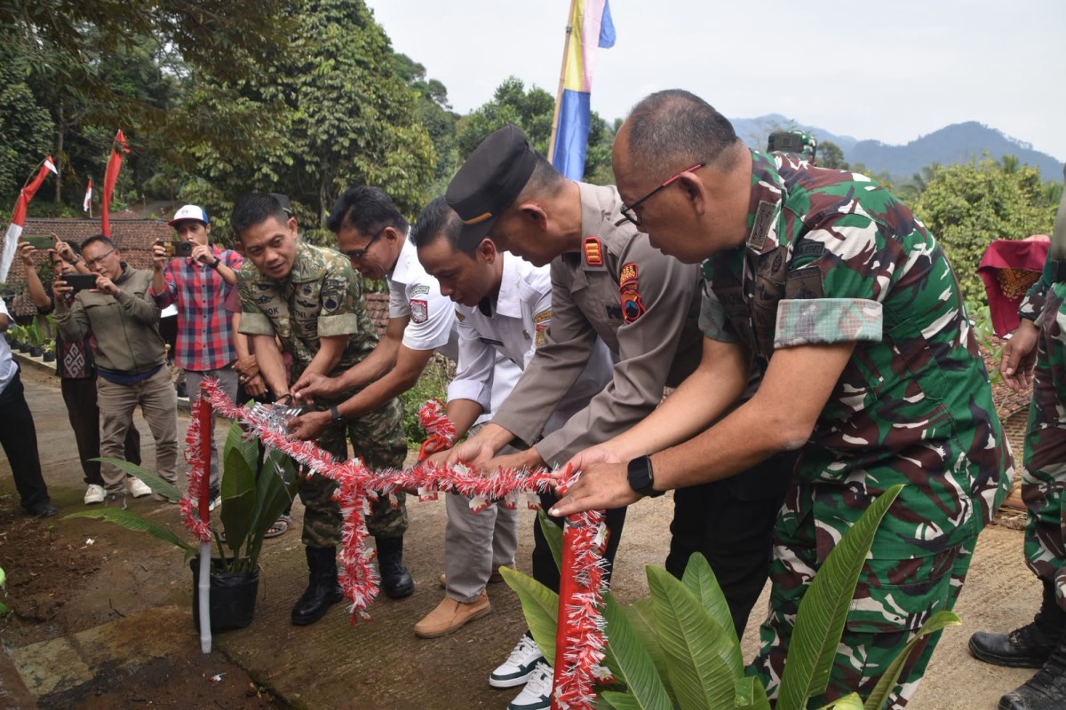 Jelang HUT TNI ke-81, Dandim Wonosobo Resmikan Pipanisasi Manunggal Air Bersih di Sukoreno