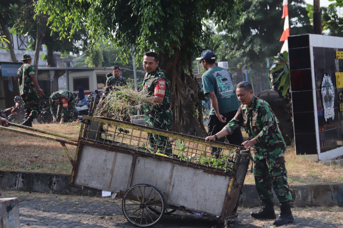 HUT ke-81 TNI dan HUT ke-76 Kodam IV Diponegoro Gotong Royong Jadi Wujud Pengabdian TNI kepada Rakyat