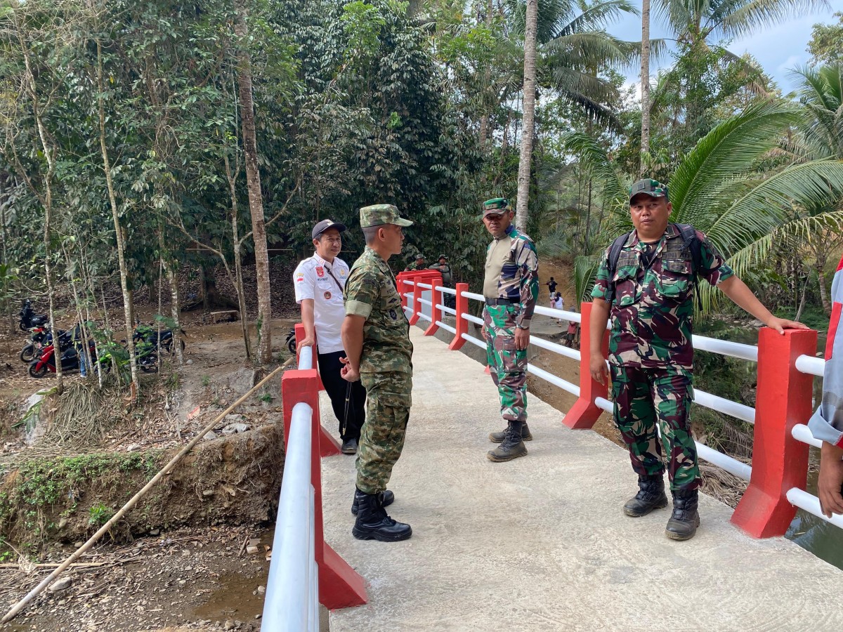 Dandim 0707/Wonosobo Tinjau Langsung Jembatan Beton di Kaliwiro yang Sudah Rampung, Pastikan Siap Diresmikan Tanpa Kendala