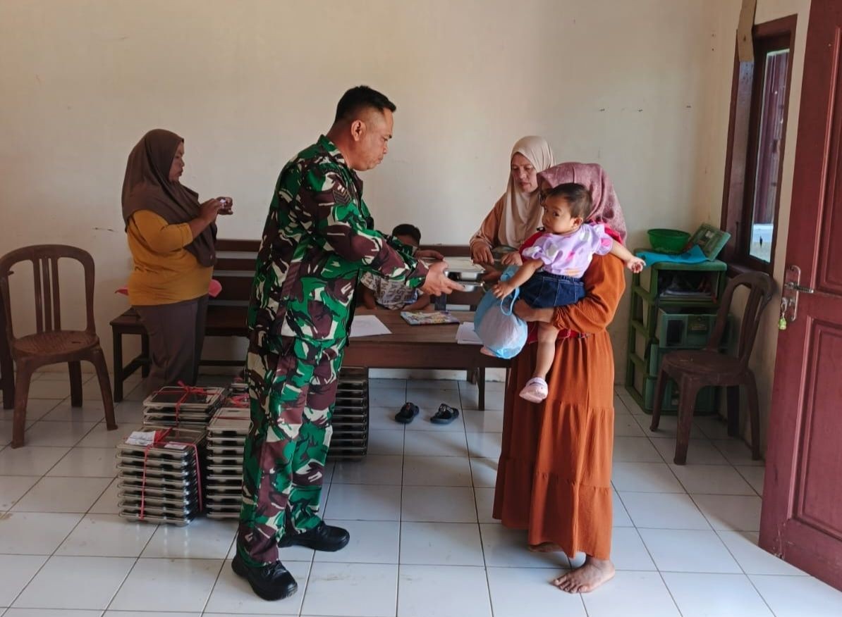 Babinsa Silebu monitoring program MBG di posyandu 77 penerima manfaat