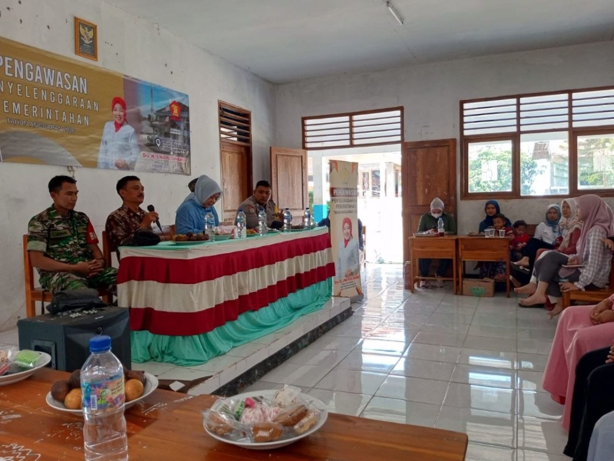 Babinsa Hadiri Kunjungan Reses Wakil Ketua Komisi II DPR RI di Desa Cijangkar