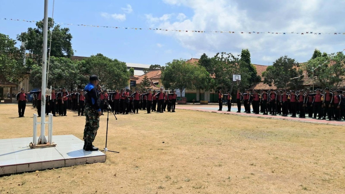 Koramil 05/Nusawungu Berikan Pelatihan LDDK kepada 573 Siswa SMK Negeri Nusawungu