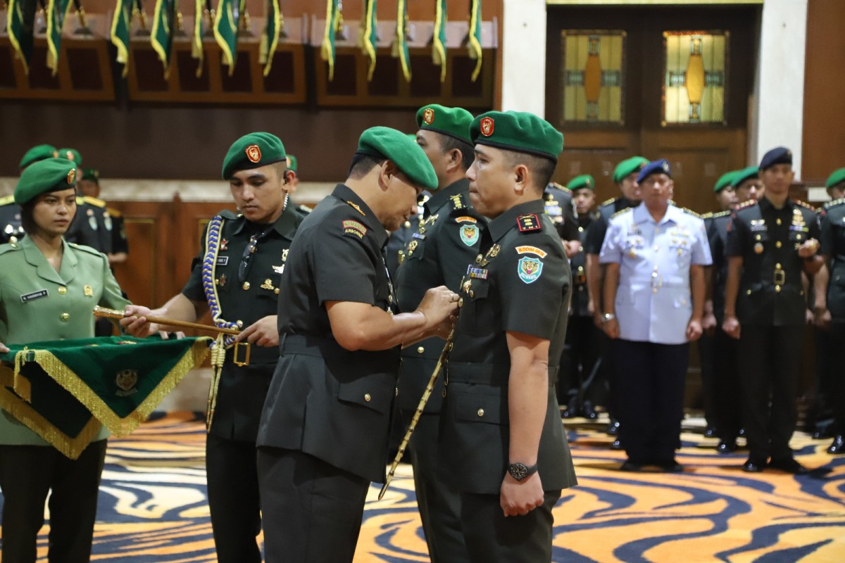 Tradisi dan Sertijab Dandim 0618/Kota Bandung, Pangdam III/Siliwangi Tekankan Penguatan Sinergitas dan Pembinaan Teritorial