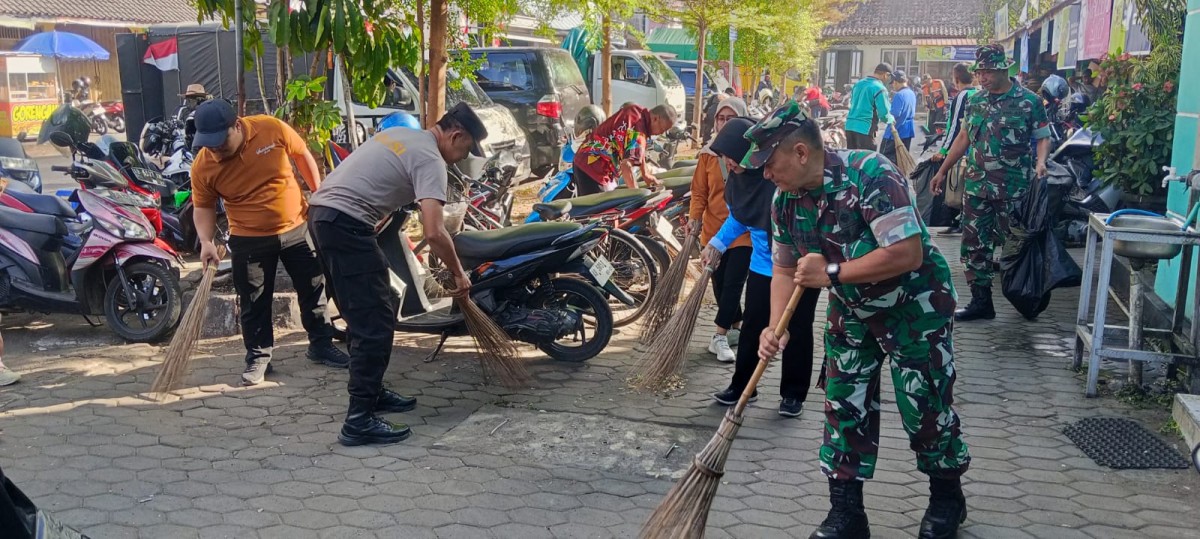 Koramil Mlati Sleman Dukung Gerakan Nasional Aksi Bersih Sampah
