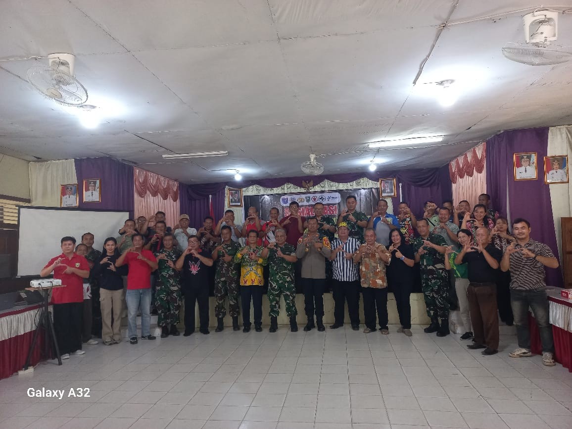 Tim Mabes TNI Gelar Penyuluhan Pencegahan Karhutla di Parindu, Dorong Sinergi dan Kesadaran Masyarakat