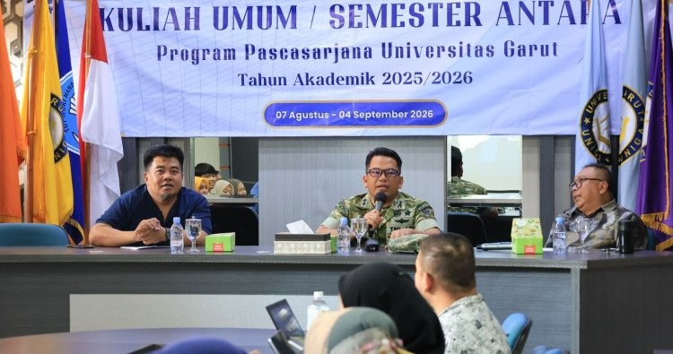 Dandim 0611/Garut Berikan Kuliah Umum kepada Mahasiswa Pascasarjana UNIGA