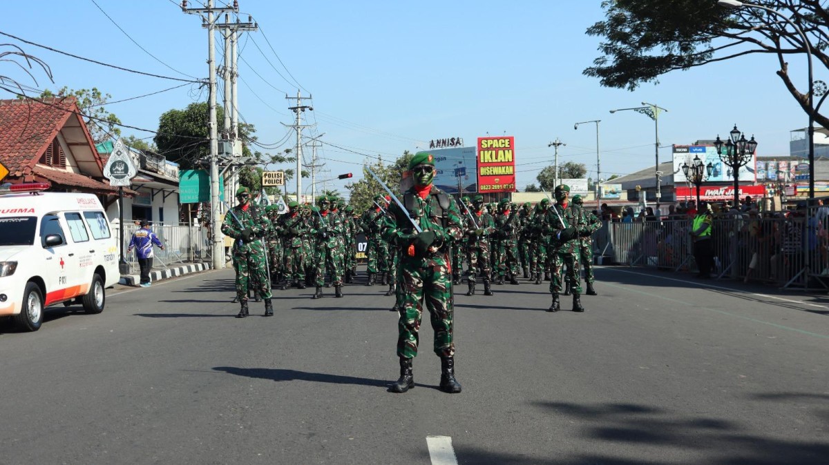Kodim 0708 Purworejo Meriahkan Karnaval Parade Kreatif HUT ke-81 RI