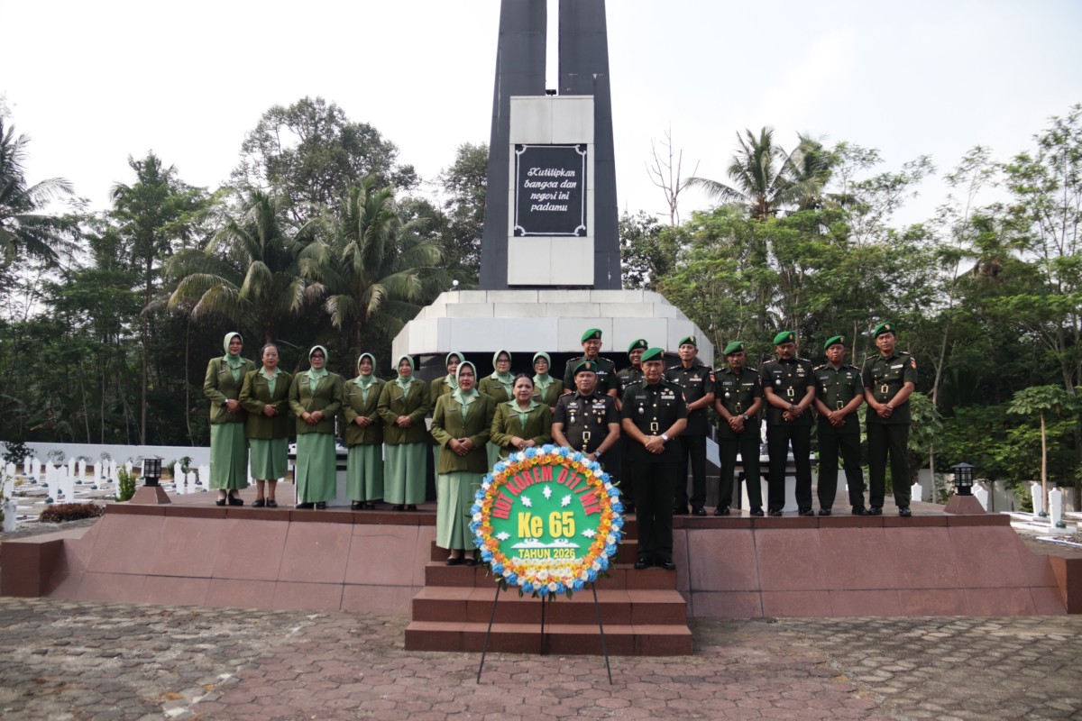 Dandim Banjarnegara Pimpin Ziarah Rombongan Kenang Jasa Pahlawan di HUT ke-65 Korem 071 Wijayakusuma
