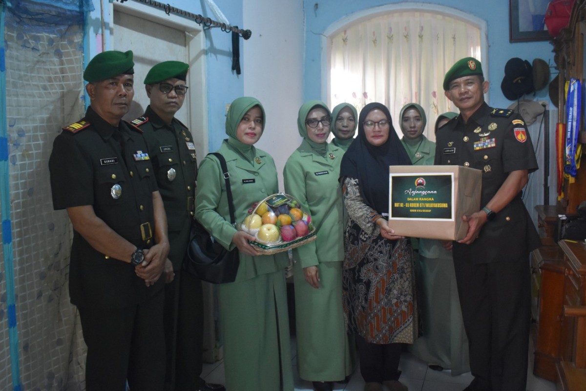 Peringati HUT Ke-65 Korem 071/Wijayakusuma, Kodim 0703/Cilacap Laksanakan Anjangsana