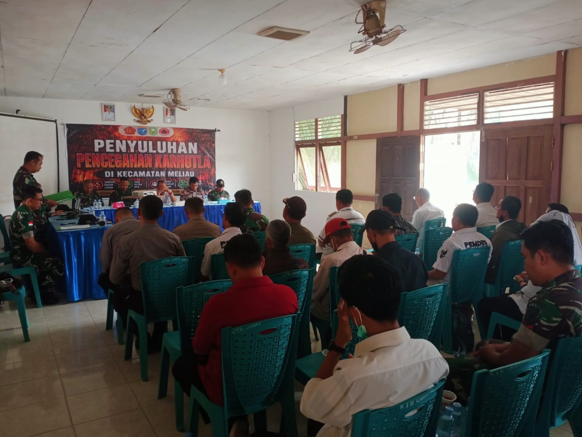 Tim Satgas Penyuluhan Karhutla Mabes TNI Sosialisasi Pencegahan Karhutla di Kecamatan Meliau