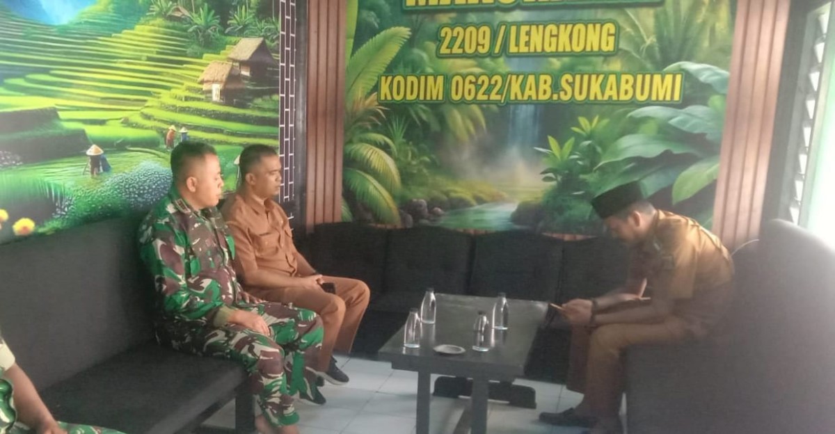 Danramil 2209/Lengkong Laksanakan Komsos dengan Camat Lengkong