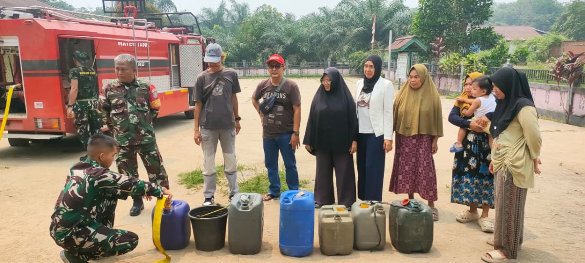 Kodim 1208/Sambas Salurkan Air Bersih untuk Sarana Pendidikan Sekolah Dasar