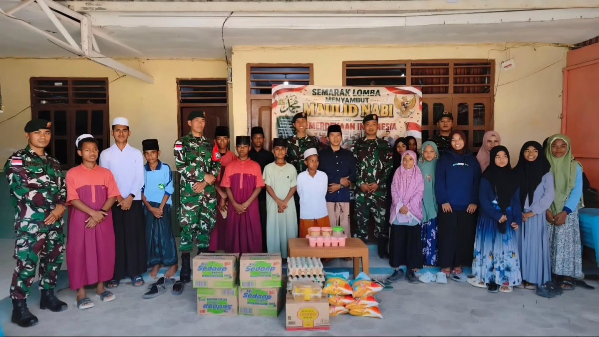 Jumat Berkah Yonarmed 12 Kostrad, Satgas Pamtas Salurkan Sembako untuk Santri Panti Asuhan Bina Bunga Bangsa
