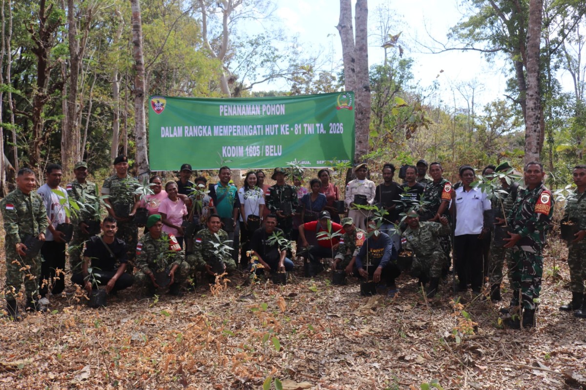 Sambut HUT TNI ke-81, Kodim 1605/Belu Tanam Pohon Berteknologi Hidrogel di Hutan Jati Nenuk