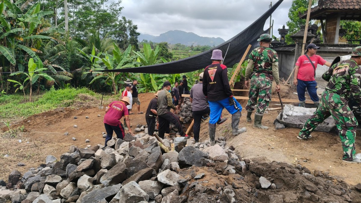 Pra TMMD 130 Hari Ketujuh, Dandim Klungkung Optimalkan Kekuatan di Pura Prajepati Desa Adat Tihingan
