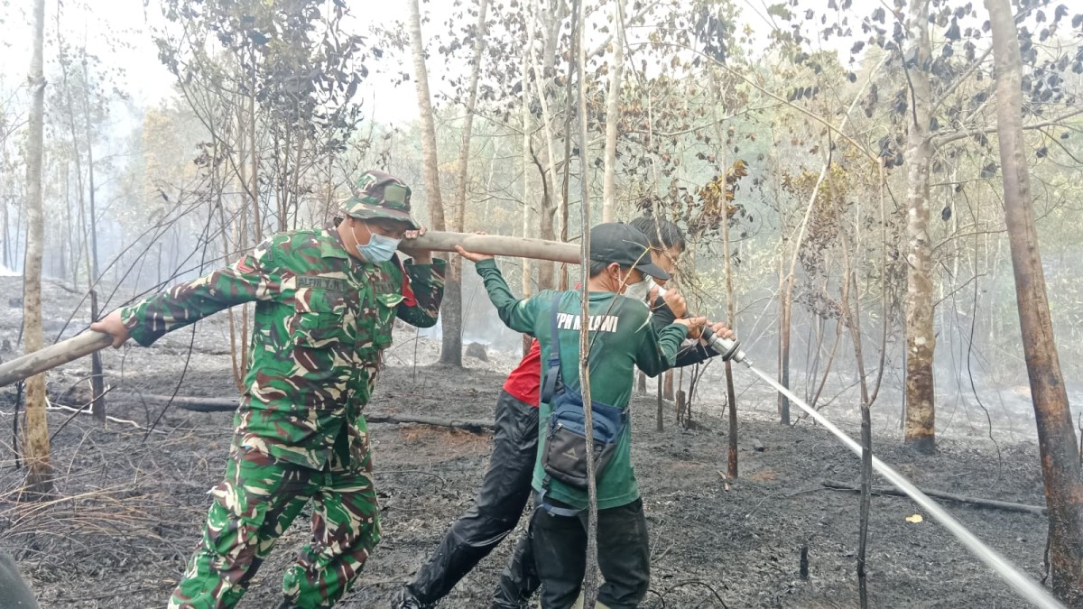 Karhutla Menurun, Danramil Nanga Pinoh Perkuat Patroli dan Pendinginan