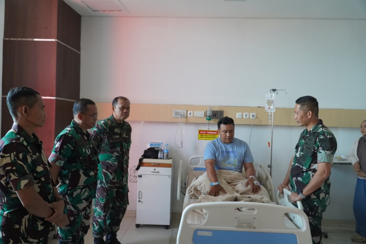 Dandim Temanggung Besuk Prajurit Sakit, Bawa Doa dan Semangat untuk Koptu Rokhimin